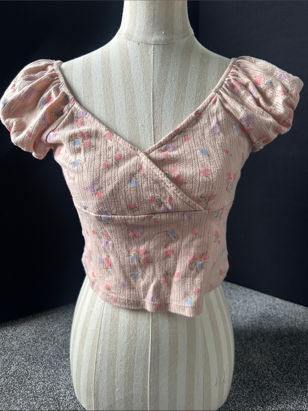 Pink Rose Puff Sleeve Ribbed Floral Crop Top